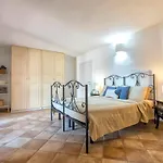 빌라 Con Piscina E Giardino