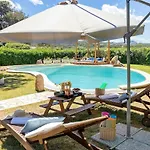 Con Piscina E Giardino 빌라