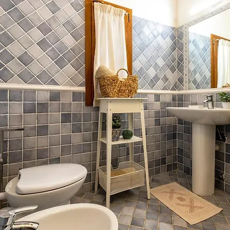 Con Piscina E Giardino * Cala Bitta