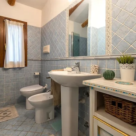 Villa Con Piscina E Giardino