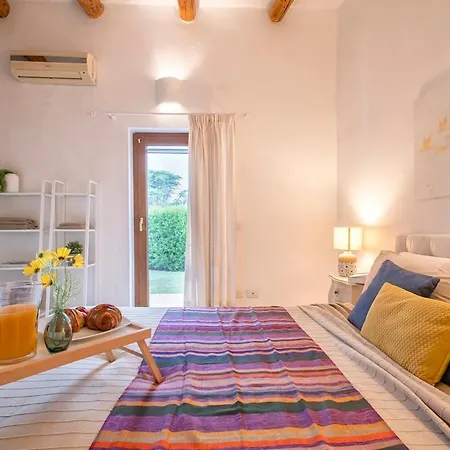 Villa Con Piscina E Giardino *