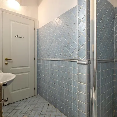 Con Piscina E Giardino Villa