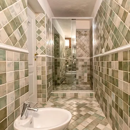 Villa Con Piscina E Giardino *