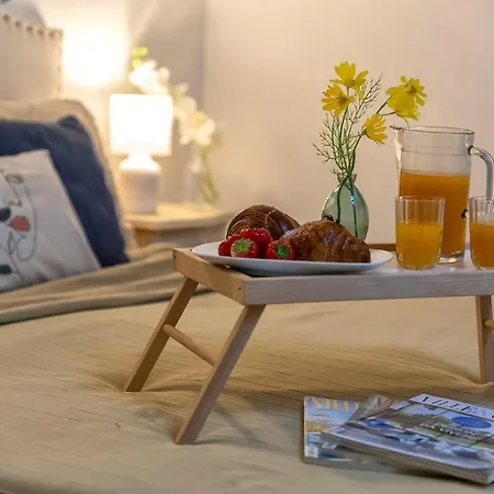 Con Piscina E Giardino *