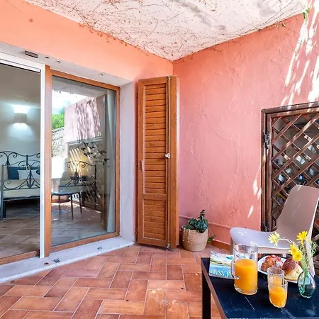 Con Piscina E Giardino Villa