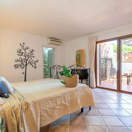 Villa Con Piscina E Giardino *