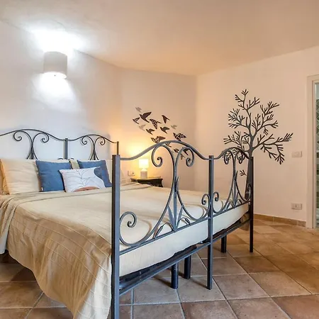 Con Piscina E Giardino * Cala Bitta