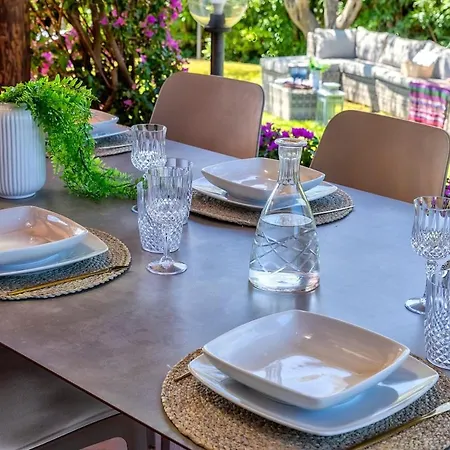 Con Piscina E Giardino * Cala Bitta